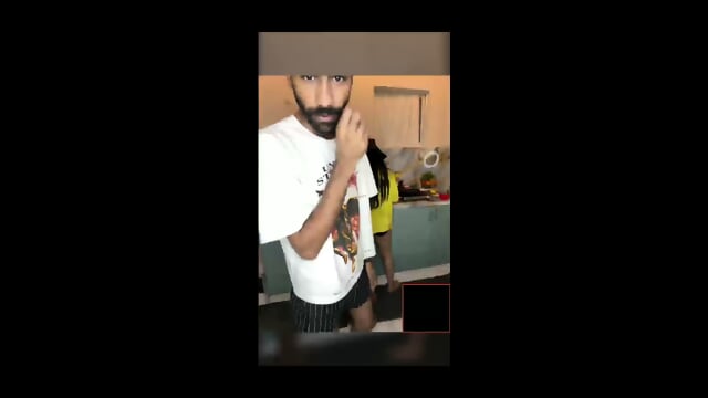 INDIAN BITCH CALL GIRL FLASH PUSSY IN KITCHEN