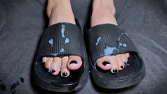 Footjob in sandals finish with happy cum