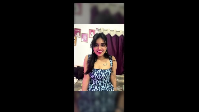 Young South Indian Housewife Teasing With Her Beautiful Expressionsððððð¥ðð¥µð±ð¥part 2