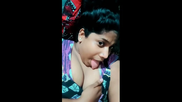 Tamil aunty thangam shows her boobs Ass and pussy for the first time instagram exclusive photos and videos