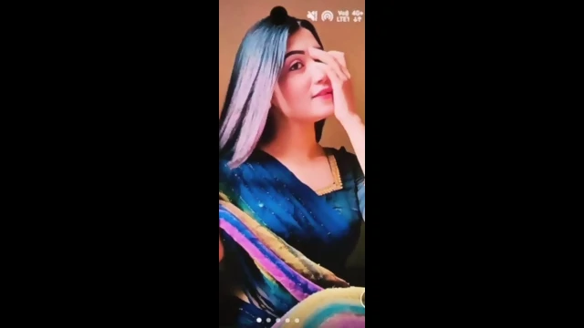 Beautiful Sexy Slim Bengali Mal Showing
