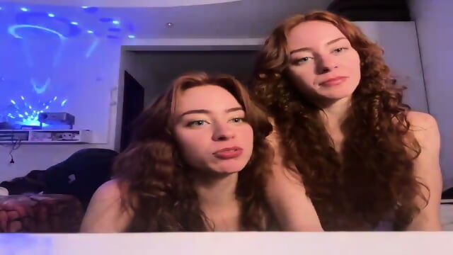 Gemeas Gostosas Na Live
