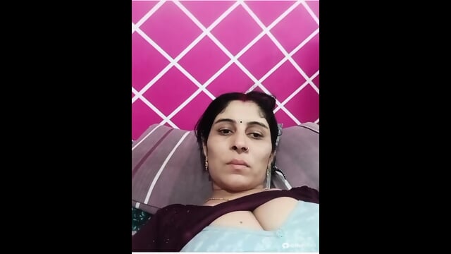 Desi Bhabhi Tease With Bra